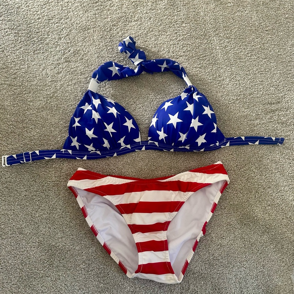 VENUS Bikini Set.NWOT.